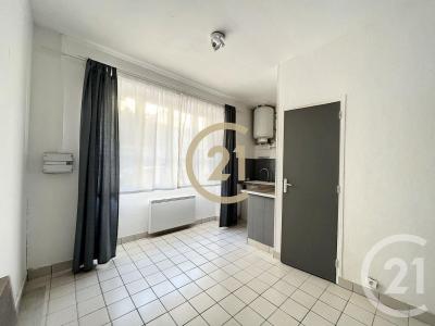 Sens, Bourgogne 89100, France