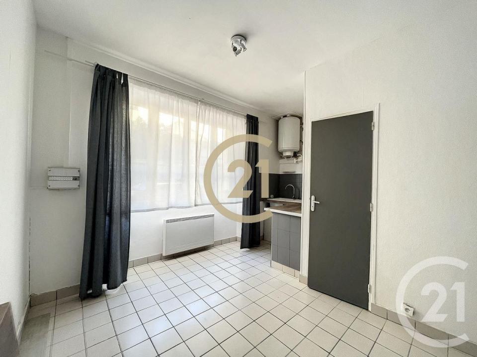 Sens, Bourgogne 89100, France