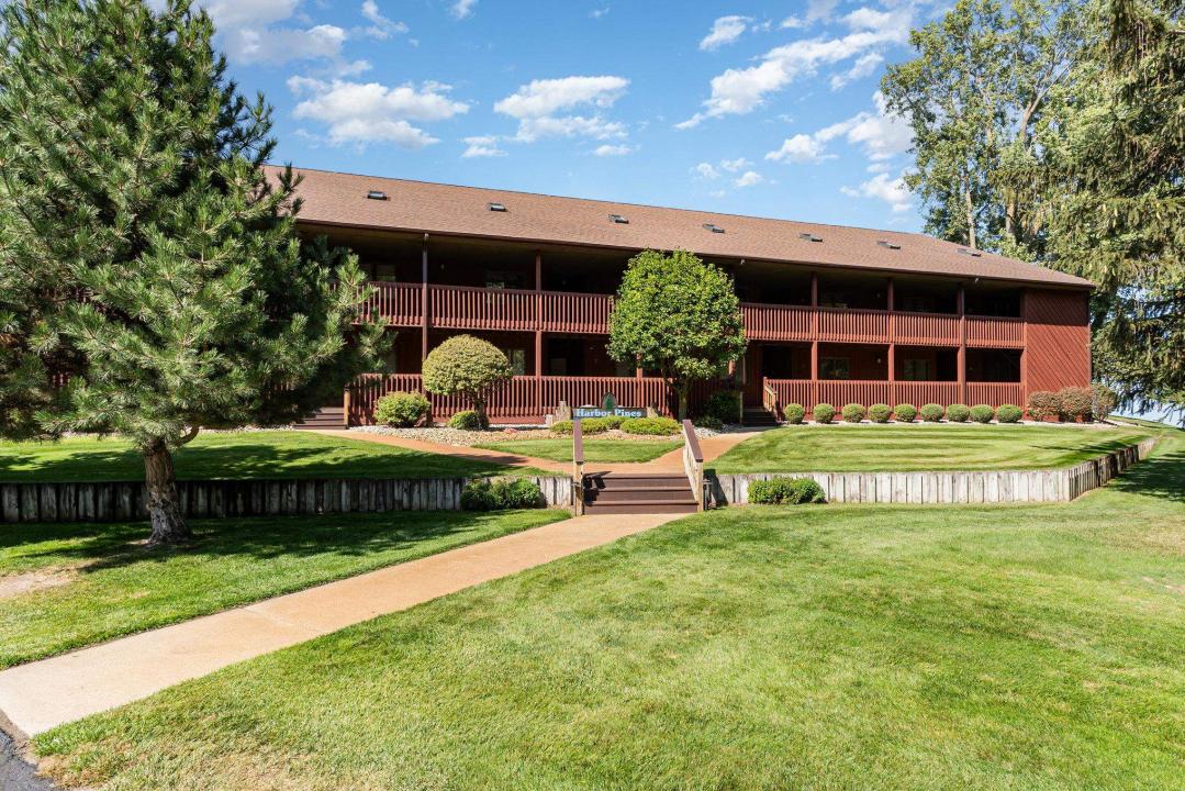 331 Lakeview , #8, Port Austin, Michigan 48467, États-Unis
