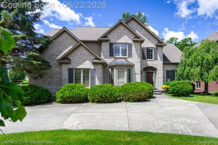 8225 Brookstone Lane, Clawson, Michigan 48348, USA