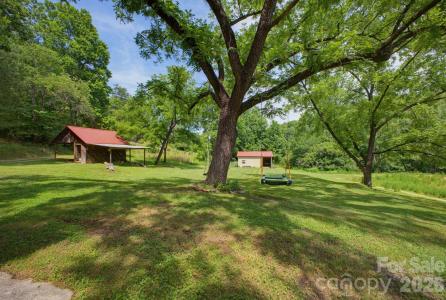 1239 W Mcguinn Road, Mill Spring, North Carolina 28756, USA