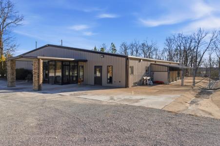 6927 Highway 17, Houston, Missouri 65483, USA