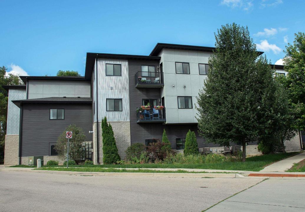 221 E 5th Street 205, Cedar Falls, Iowa 50613, États-Unis