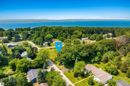 7016 Hilltop Avenue, Traverse City, Michigan 49686, États-Unis