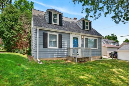 9020 W Vincent Pl, West Allis, Wisconsin 53214, USA