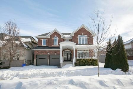35 MORLAND CRESCENT, Aurora, Ontario L4G 7Z2, Canada