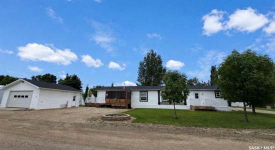 29 SUNRISE ESTATES, Assiniboia, Saskatchewan S0H 0B0, Canada