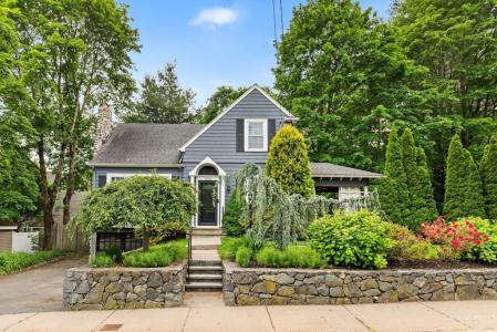 304 Lowell Street, Reading, Massachusetts 01867, USA