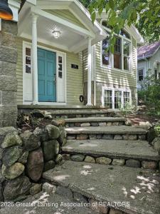 648 Sunset Lane, East Lansing, Michigan 48823, USA