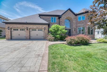 10 Founders Pointe, Bloomingdale, Illinois 60108, USA