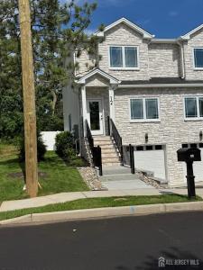 12 Moyse Place, Edison, New Jersey 08820, USA
