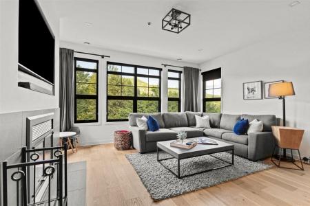 211 Ch. des Quatre-Sommets, Mont-Tremblant, Quebec J8E 1C6, Canada
