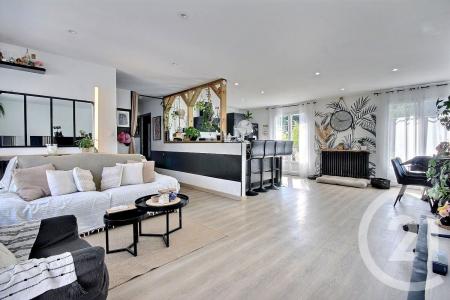 Blois, Centre-Val De Loire 41000, France