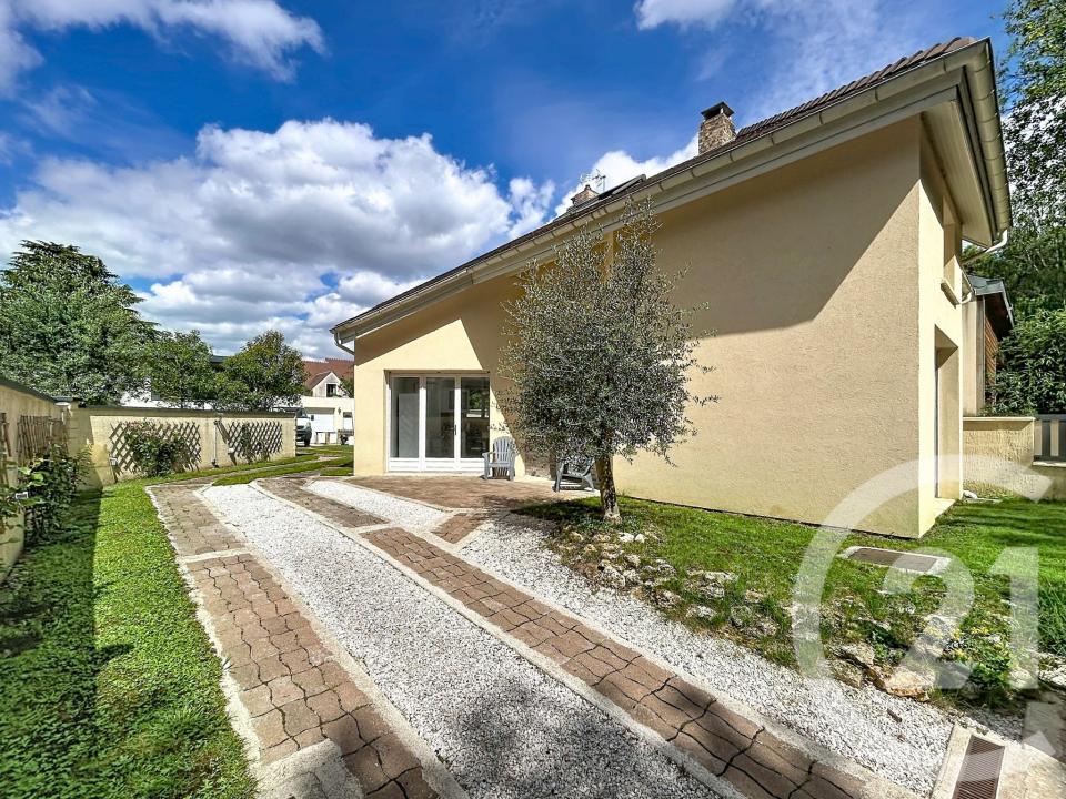 Bievres, Île-de-France 91570, France
