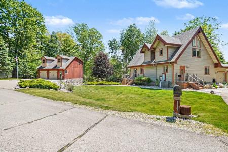 2000 Granada Court, Weidman, Michigan 48893, USA