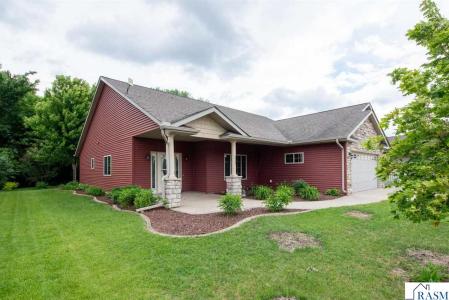 217 Pinehurst Drive, Mankato, Minnesota 56001, USA