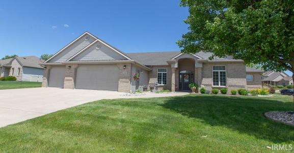 616 N Easton Drive, Angola, Indiana 46703
