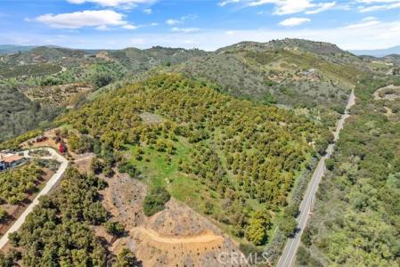 48825 Via Vaquero, Temecula, California 92590, USA