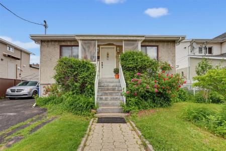 121 Rue St-Judes, Laval (Chomedey), Quebec H7W 4G8, Canada