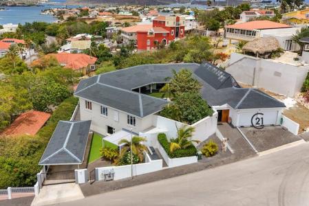 Jan Sofat Courtyard Villa + Apartment, Jan Sofat, Willemstad East, Curaçao
