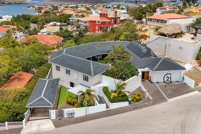 Jan Sofat Courtyard Villa + Apartment, Jan Sofat, Willemstad East, Curaçao