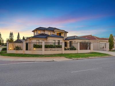 2 Redgate Entrance, Secret Harbour, WA 6173, Australia