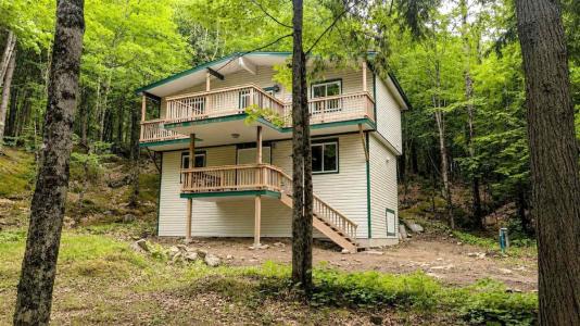 8  Ch. du Ravin, Val-des-Monts, Quebec J8N 6M8, Canada