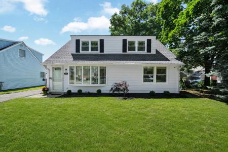 25 Parker Avenue, Rochelle Park, New Jersey 07662, USA