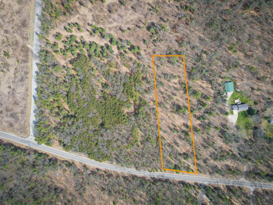 V/L W. Holton-Whitehall Road 2.20 Acres m/l Parcel B, Whitehall, Michigan 49461, USA