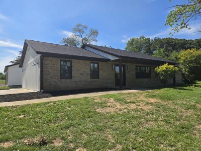 956 Auburn Lane, Gorevillle, Illinois 62939, USA