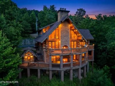 213 Matterhorn Drive, Gatlinburg, Tennessee 37738, USA