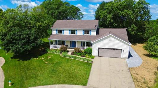 104 Maple Circle, Waverly, Iowa 50677, USA