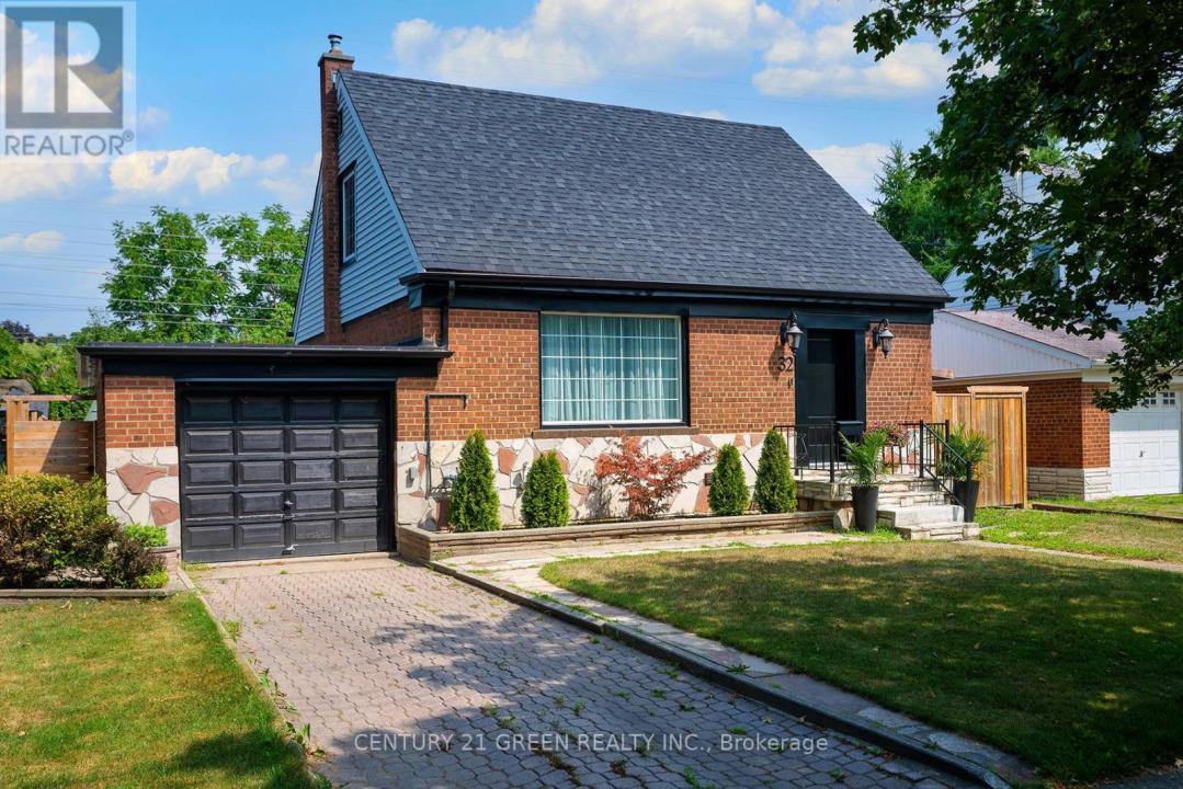 32 CASTLEBAR ROAD, Toronto (stonegate-queensway), Ontario M8Z 2J5, Canada