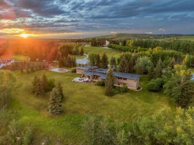 183 PINEBROOK WAY SW, Rural Rocky View County, Alberta T3Z 3K3, Canada