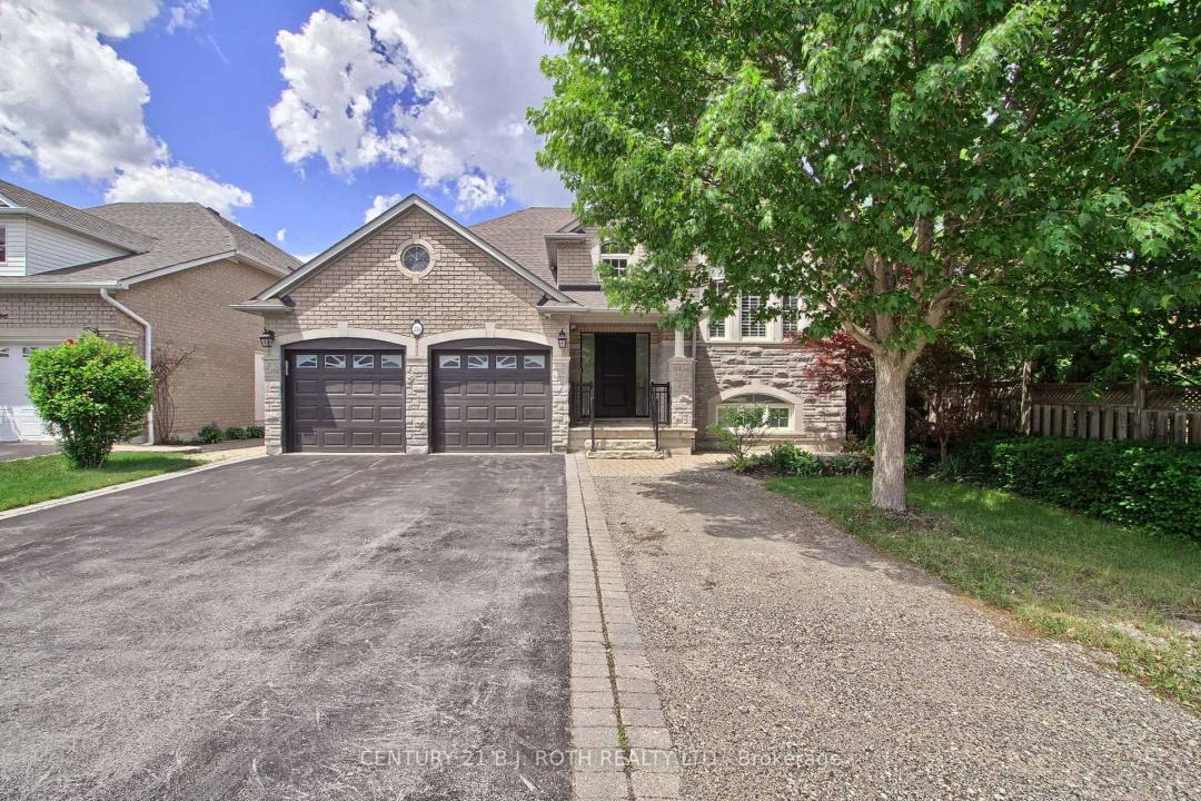 28 POPLAR DRIVE, Richmond Hill, Ontario L4E 2Y4, Canada