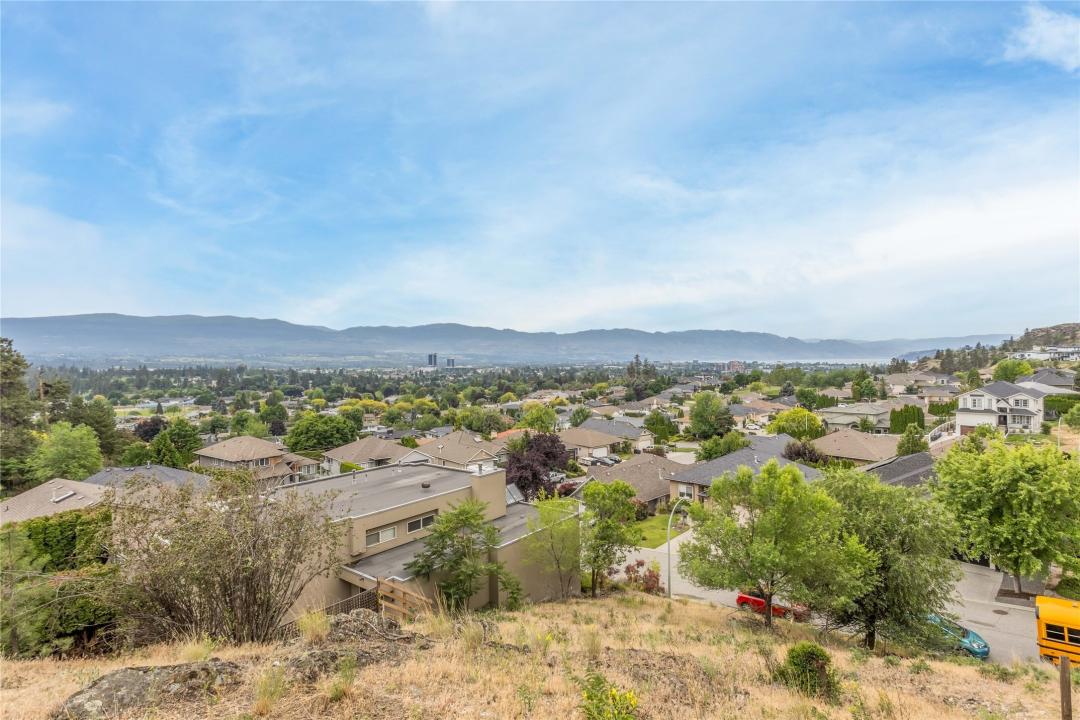 1691 LINDSAY DRIVE, Kelowna, Columbia Britannica V1V 2P7, Canada