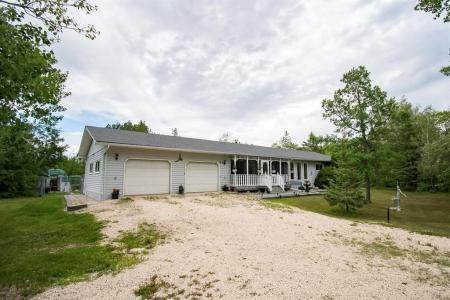 44 WILLOW STREET, East Selkirk, Manitoba R0E 0M0, Canada