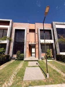 Zona Sirpita, Condominio Allegra , Oeste, Cochabamba 00001, Bolivia