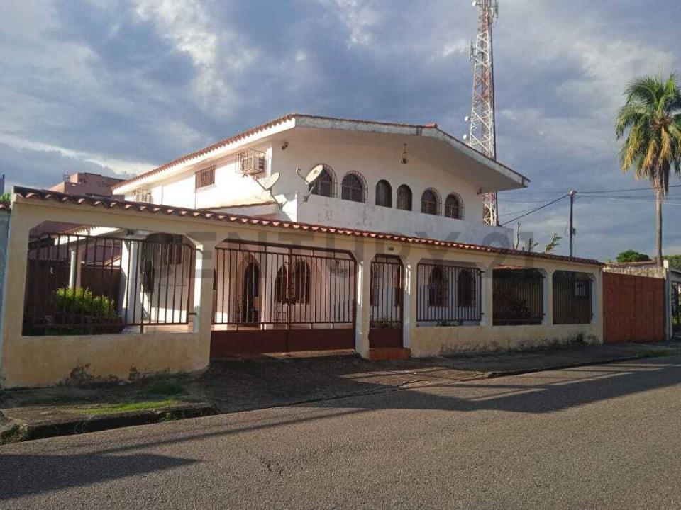 Av. Bolovar de San Carlos Los Juanes S/N, San Carlos, Cojedes 2201, Venezuela