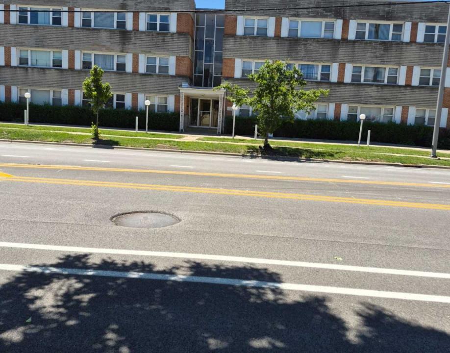 4949 Church Street , 301, Skokie, Illinois 60077, États-Unis