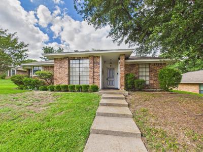 537 Sapling Way, Desoto, Texas 75115, USA