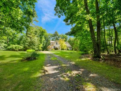 101 Azalea Court, Milford, Pennsylvania 18337, USA