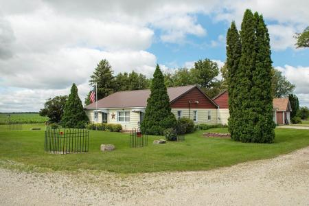 1914 Piedmont Avenue, Tripoli, Iowa 50676, USA