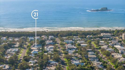 9 Sassifras Street, Mudjimba, QLD 4564, Australia