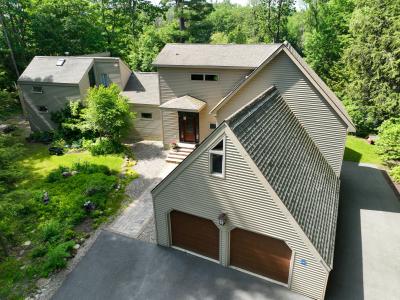 28 Pinebrook Drive, Morrisonville, New York 12962, USA