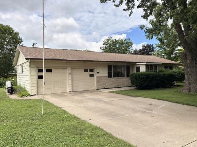 315 Mecherle, Bloomington, Illinois 61701, USA