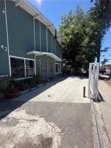 14642 Calvert, Van Nuys, California 91411, USA
