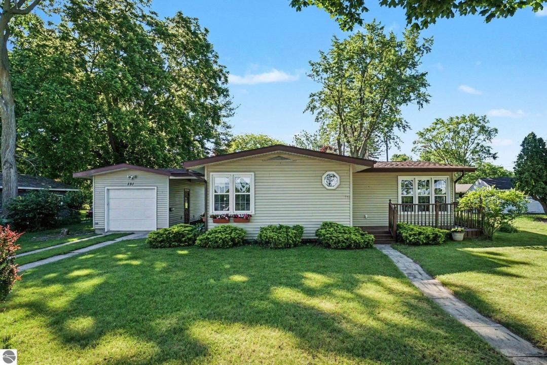 131 Riverside Drive, Alma, Michigan 48801, États-Unis