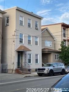 217 Walnut Street , 2, Newark, New Jersey 07105, Stati Uniti