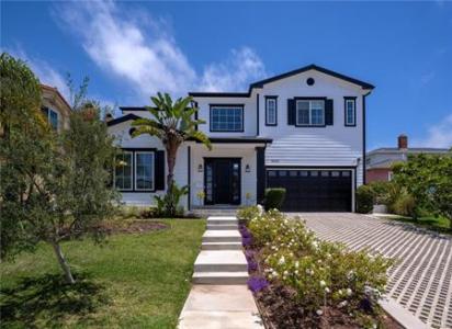 8056 Kentwood, LA, California 90045, USA